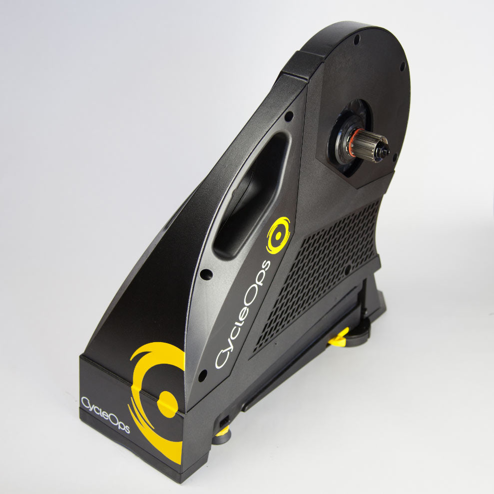 CycleOps Hammer 直接驅動訓練器 - 輕微划痕和凹痕